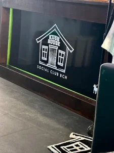 Kush House Cannabis Social Club Barcelona Signange